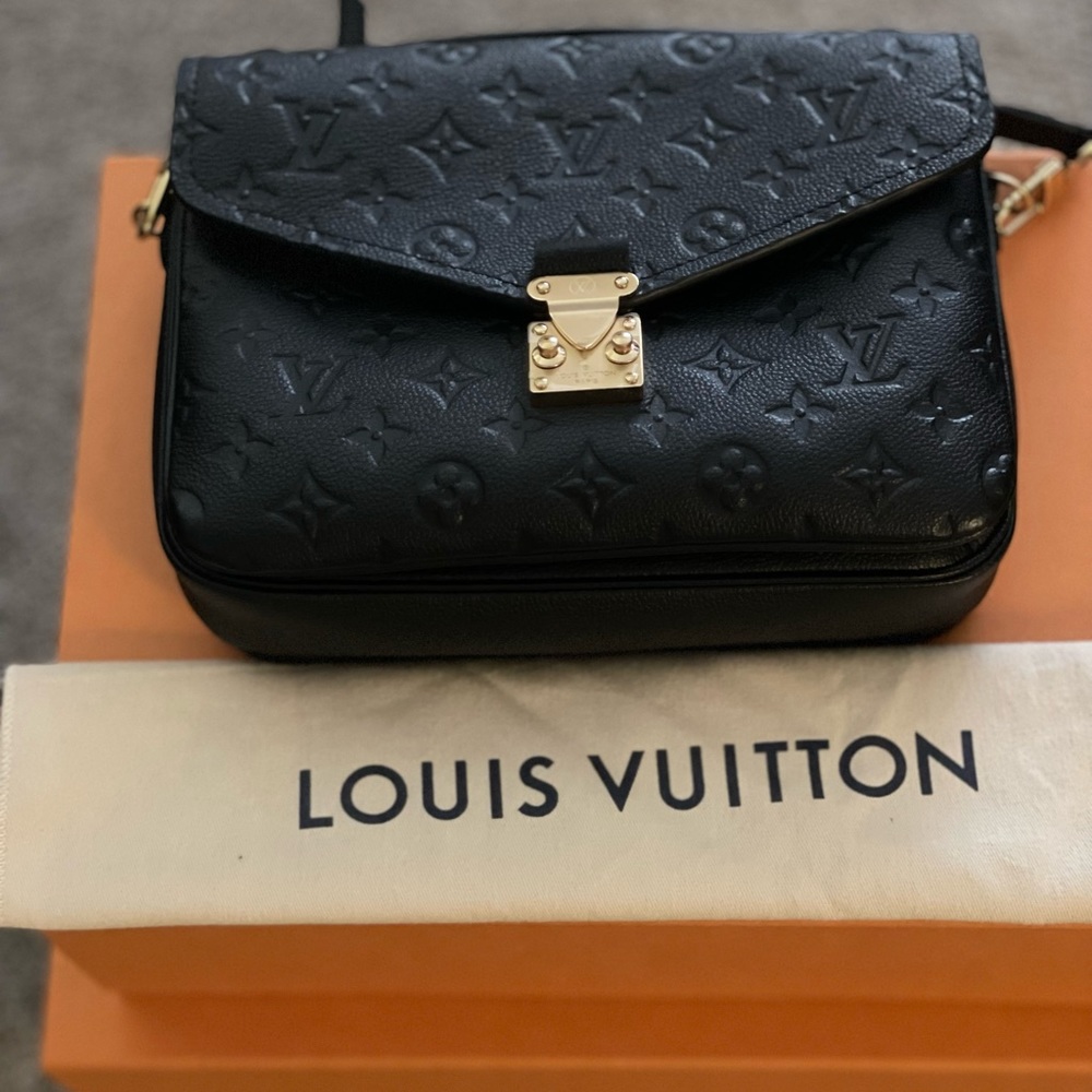 Louis Vuitton purse
